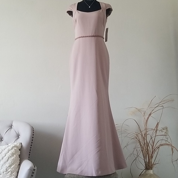 Kay Unger Floor Length Gown